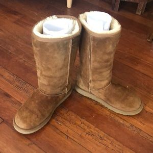 Classic Tall Ugg boots - chestnut- size 5